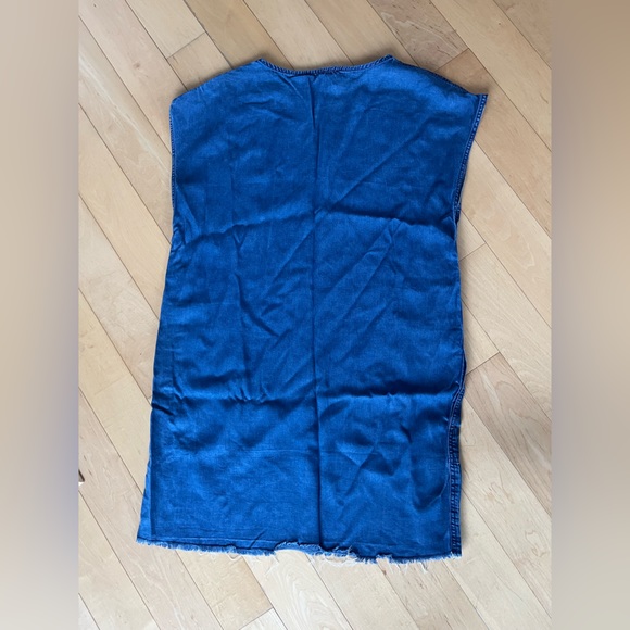 Blue Chambray Sleeveless Tunic Dress / Top - Picture 6 of 9